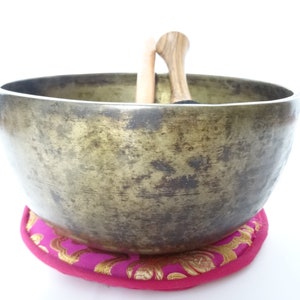 Antique Thadobati Tibetan Singing Bowl Hand Hammered Himalayan Meditation Sound Therapy G#3
