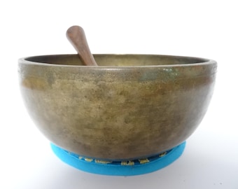 Large Antique 7.75" Thadobati Tibetan Singing Bowl Hand Hammered Himalayan Note C4