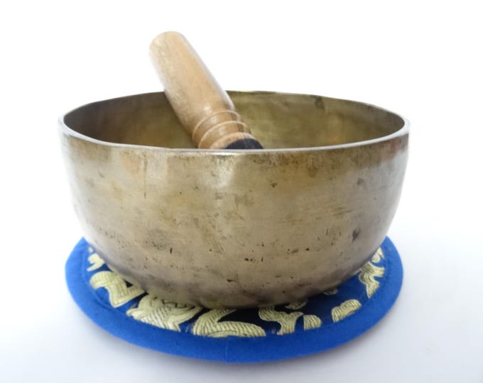 Antique Thadobati, Tibetan Singing Bowl, Hand Hammered, Himalayan, Sound Therapy, Yoga Meditation, Note B3
