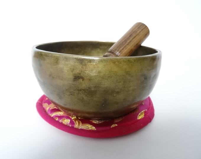 Antique Thadobati Cup Tibetan Singing Bowl Hand Hammered Himalayan Note G#4 Throat