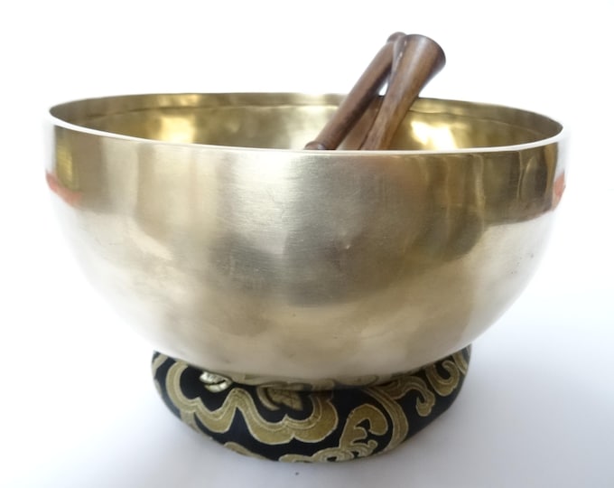 9" Tibetan Singing Bowl: Handmade Sound Therapy Bowl, Note C#3, Root