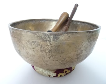 Antique Jambati Singing Bowl: Large 11.25" Hand Hammered Himalayan Bowl