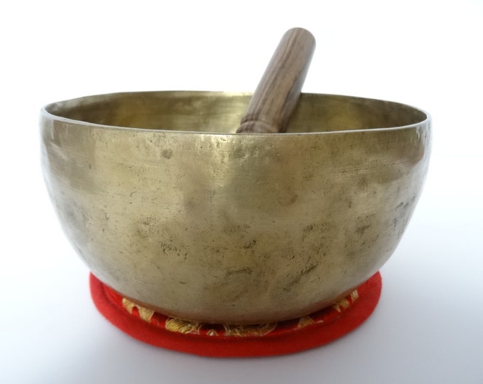 Antique Thadobati Tibetan Singing Bowl Hand Hammered Himalayan Meditation Sound Therapy G3