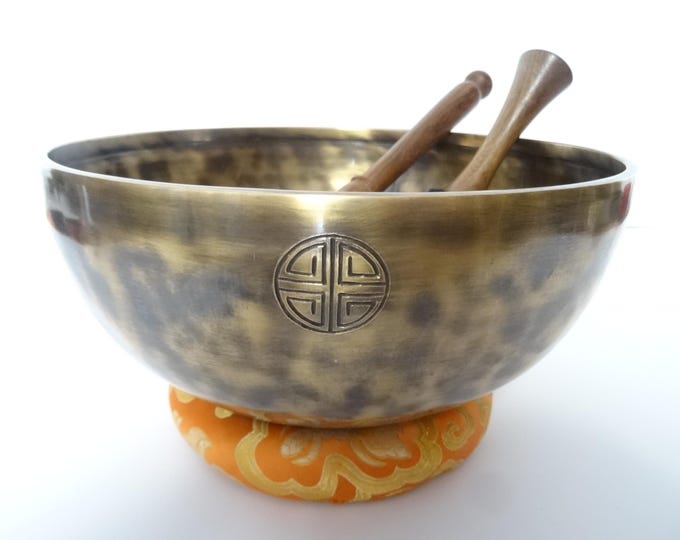 Full Moon Tibetan Singing Bowl: 9.5" B2 Note, Sound Therapy Crown Chakra