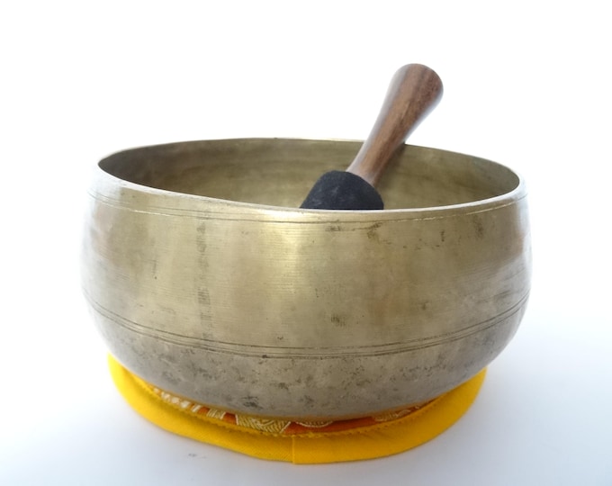 Antique, Tibetan Singing Bowl, Remuna, Himalayan Meditation, Sound Therapy, Healing, Note G#3