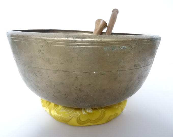 Large 9.75" Antique Shakti Singing Bowl Sound Therapy Healing Note C3