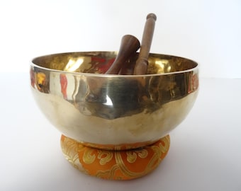 7.75" Tibetan Singing Bowl: Handmade Sound Therapy, Note G3 Throat