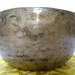 Antique Thadobati Tibetan Singing Bowl Hand Hammered Himalayan Meditation Sound Therapy G3