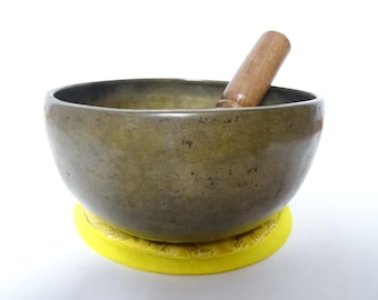 Antique Thadobati Tibetan Singing Bowl Hand Hammered Himalayan Meditation Sound Therapy D#4 Sacral