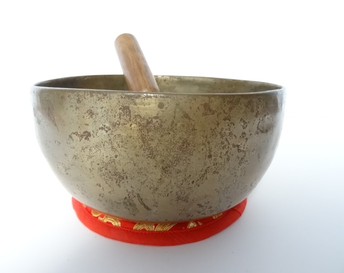 Antique Thadobati Tibetan Singing Bowl Hand Hammered Himalayan Sound Therapy G#3