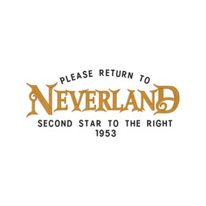 Peut inclure: Lettrage doré sur fond blanc : « Veuillez retourner à Neverland Deuxième étoile à droite 1953 ».