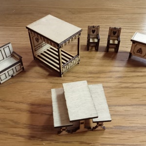 1;48 Scale Tudor Style Dolls House Furniture Kit