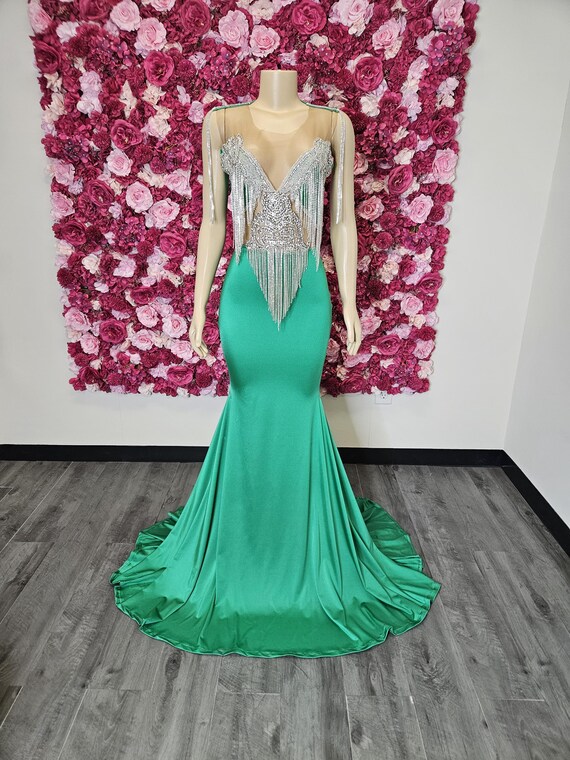 boho green summer dress Zapaka Women Mermaid Off The Shoulder Prom Dress Sparkly Sequins Grey Green  Metallic Long Formal Dress with Slit – ZAPAKA main image 0