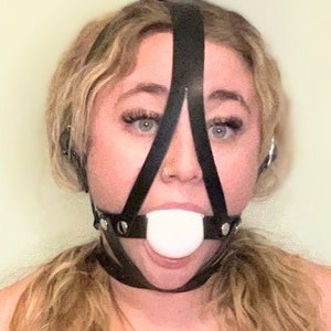 Leather Harness Gag. Genuine leather and silicone ball. 2 chin strap styles available. imagem 9