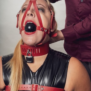 Leather Harness Gag. Genuine leather and silicone ball. 2 chin strap styles available. imagem 5