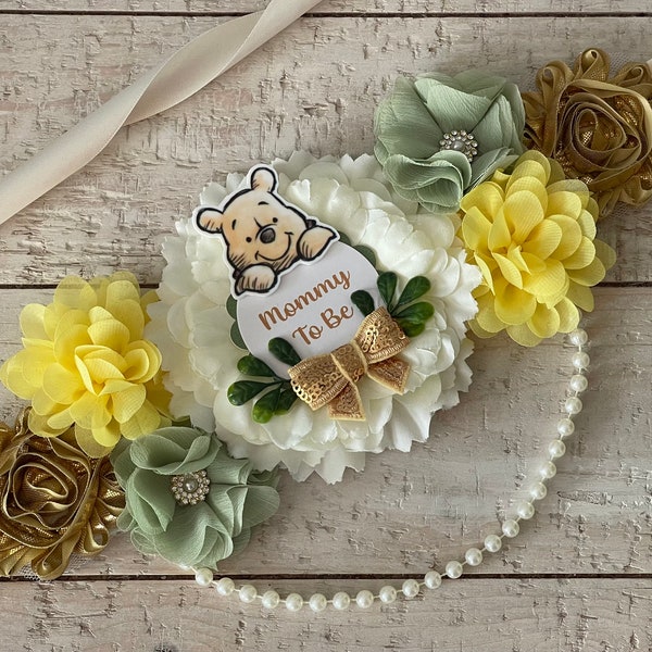 Winnie the Pooh maternity sash, Winnie the Pooh belly sash, Winnie the Pooh gender neutral baby shower sash, Winnie the Pooh boy belly sash