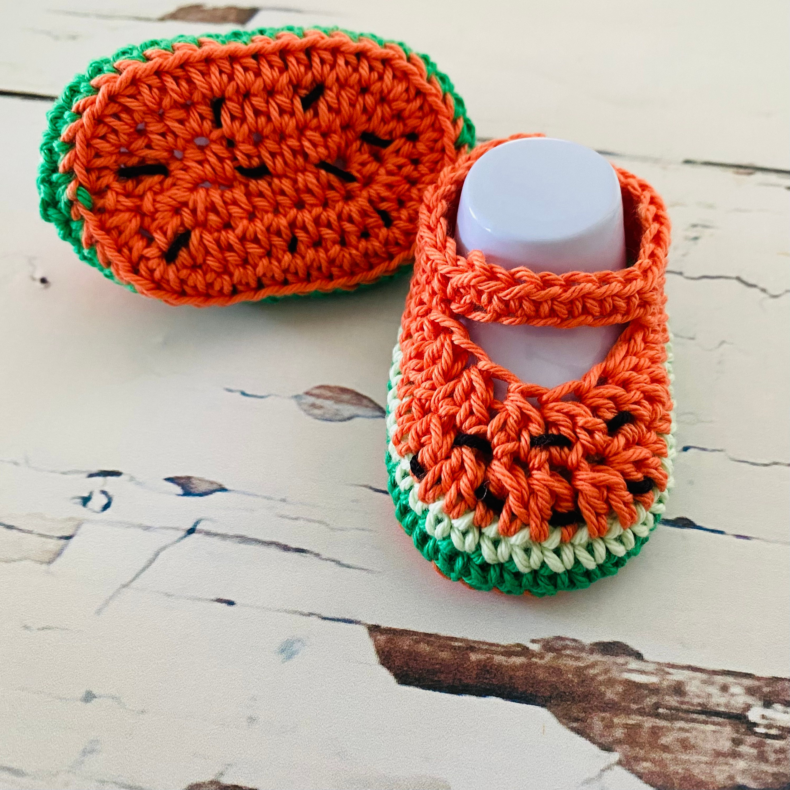 39 Crochet Watermelon Patterns to Cheer You Up 21 Crochet Watermelon Mary Janes Pattern/ Baby Booties