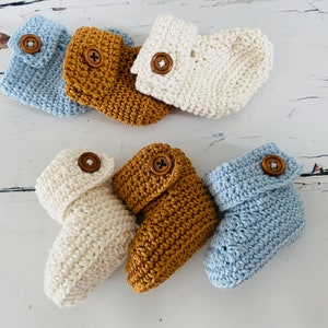 Crochet Booties Pattern/ Baby Booties Pattern/ Crochet Button Booties Pattern/ Baby Booties Pattern/ Crochet Pattern