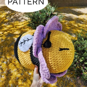 Elaine the Bee Pattern // Chunky Bee Crochet Pattern