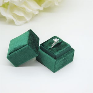Square Single Velvet Ring Box Green - Valentines Day Engagement Ring Box, Valentine Proposal Ring Box, Wedding Ring Box, Earring Box