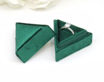 Triangle Single Velvet Ring Box Green - Valentines Day Proposal Ring Box, Valentine Engagement Ring Box, Single Triangle Ring Box