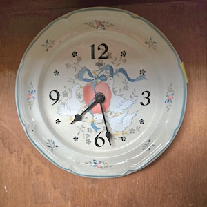 Vintage International Elgin Marmalade Goose Wall Clock