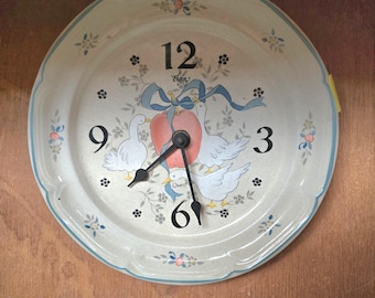 Vintage International Elgin Marmalade Goose Wall Clock