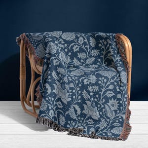 Woven Floral Jacquard Blanket – Blue & Navy Throw, Elegant Sofa Blanket Tapestry