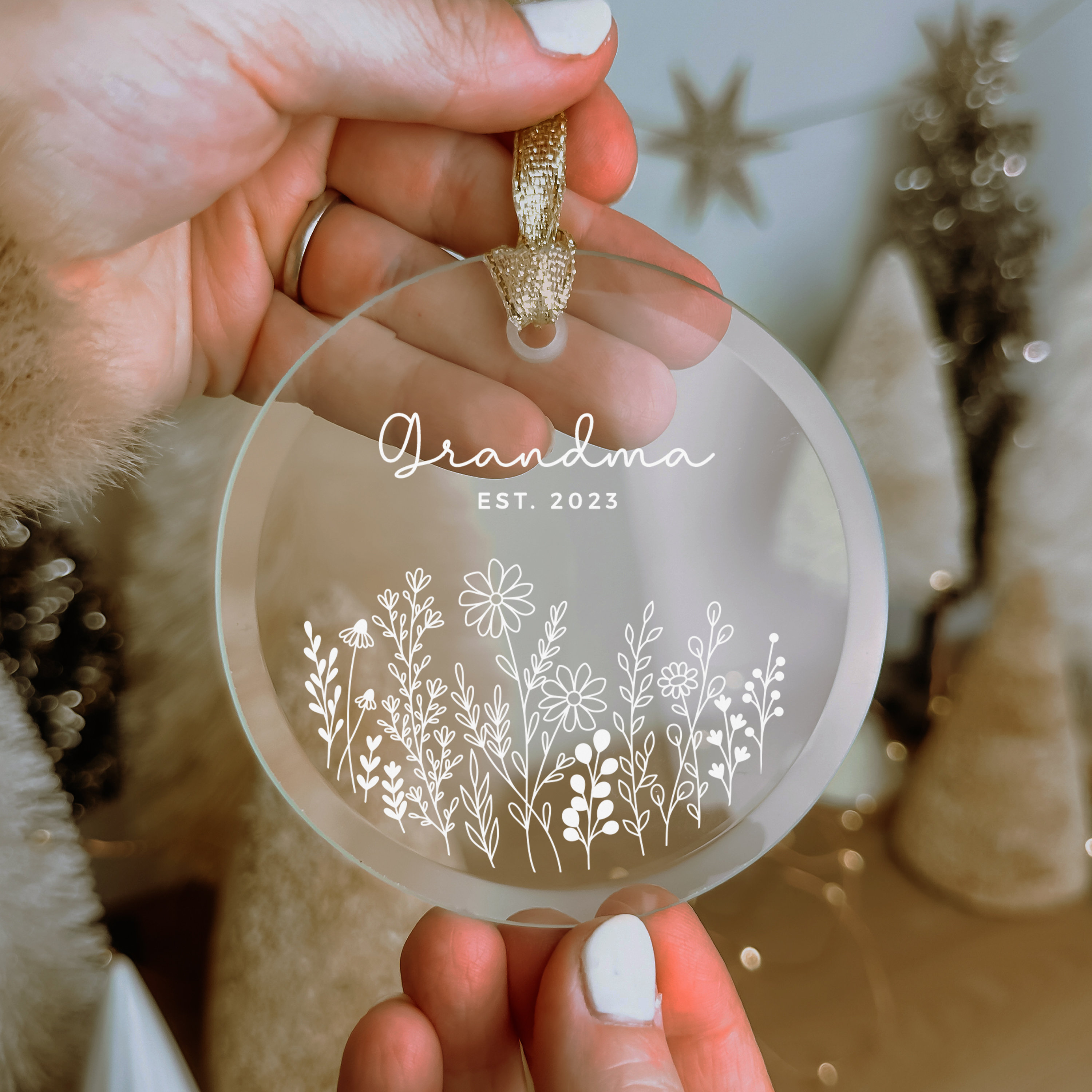 Glass Grandma Ornament, New Grandma Gift, Custom Flower Ornament,Baby Announcement, Grandma Est. Date Custom Ornament, New Baby Reveal gift