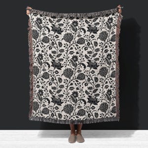 Woven Floral Jacquard Blanket – Black & Cream Throw, Elegant Sofa Blanket Tapestry