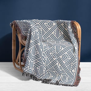 Blue & Cream Geometric Woven Blanket – Coastal Lattice Throw, Modern Jacquard Sofa Navy Tapestry