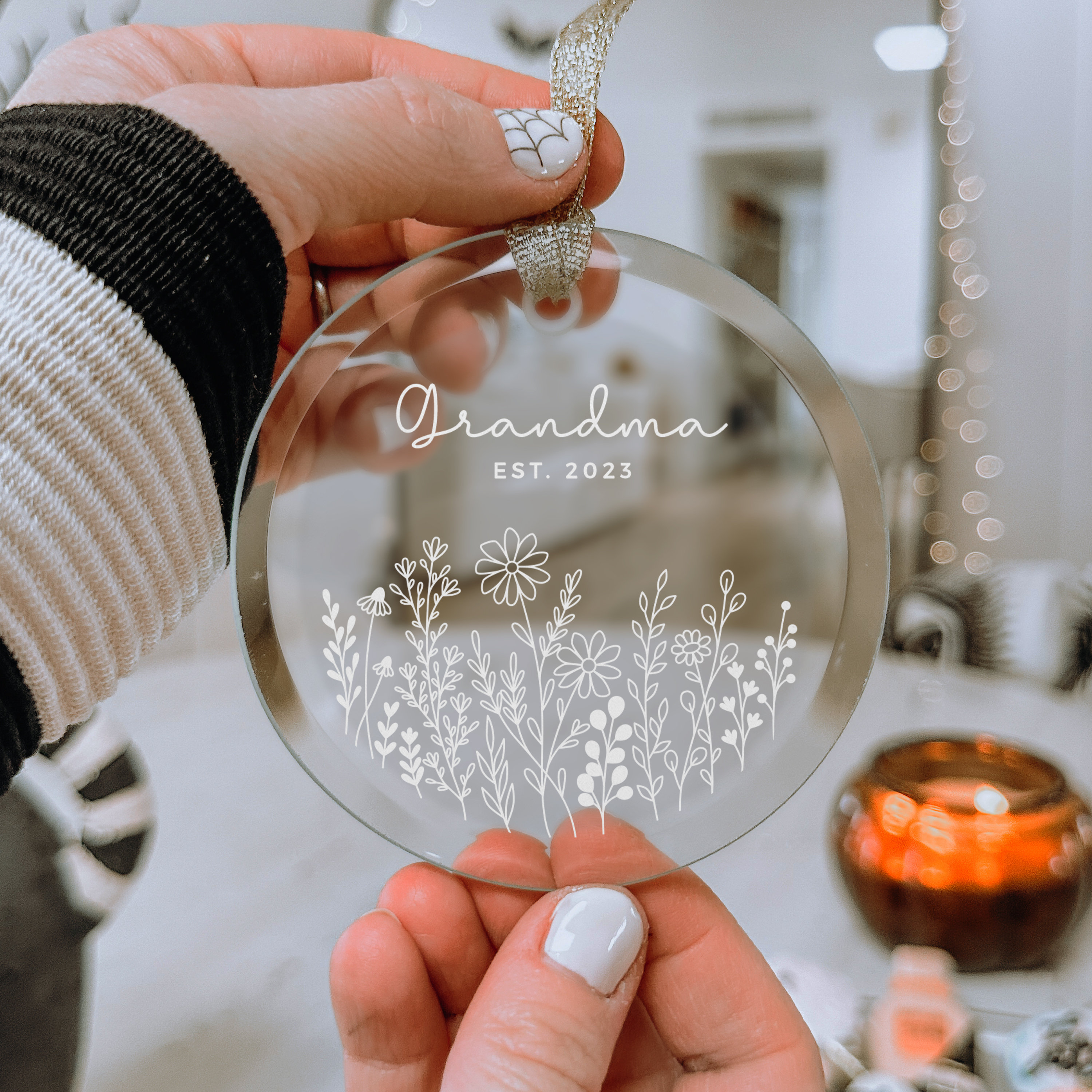 Glass Grandma Ornament, New Grandma Gift, Custom Flower Ornament,Baby Announcement, Grandma Est. Date Custom Ornament, New Baby Reveal gift