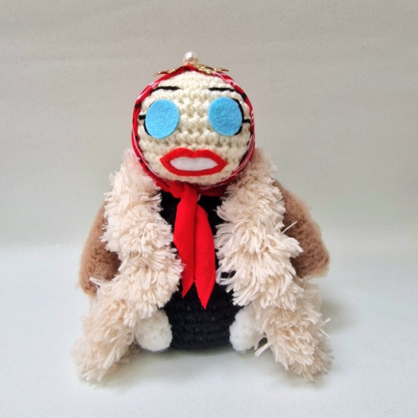Little Edie Beale inspired crochet art doll from the Cult film 'Grey Gardens... A Staunch Character indeed!!!!