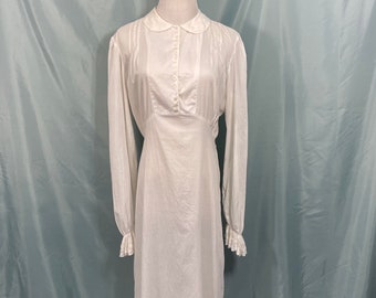 1930s Vintage Nightgown w/ Peter Pan Collar