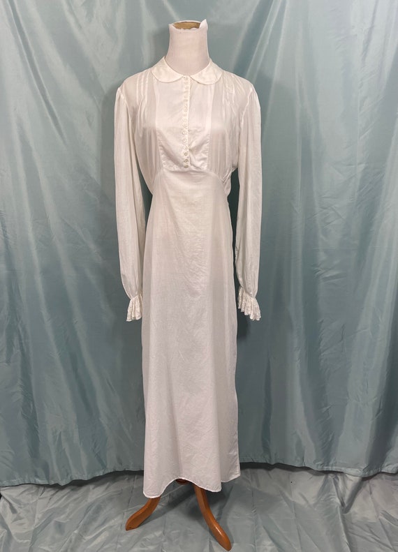 1930s Vintage Nightgown w/ Peter Pan Collar