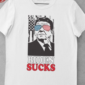 Biden Sucks Patriotic Ronald Reagan Political Opinion Quote American Flag Short-Sleeve Unisex T-Shirt
