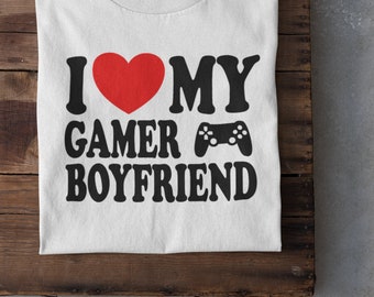 Camiseta unisex de manga corta con texto en inglés "I Love My Gamer Boyfriend"