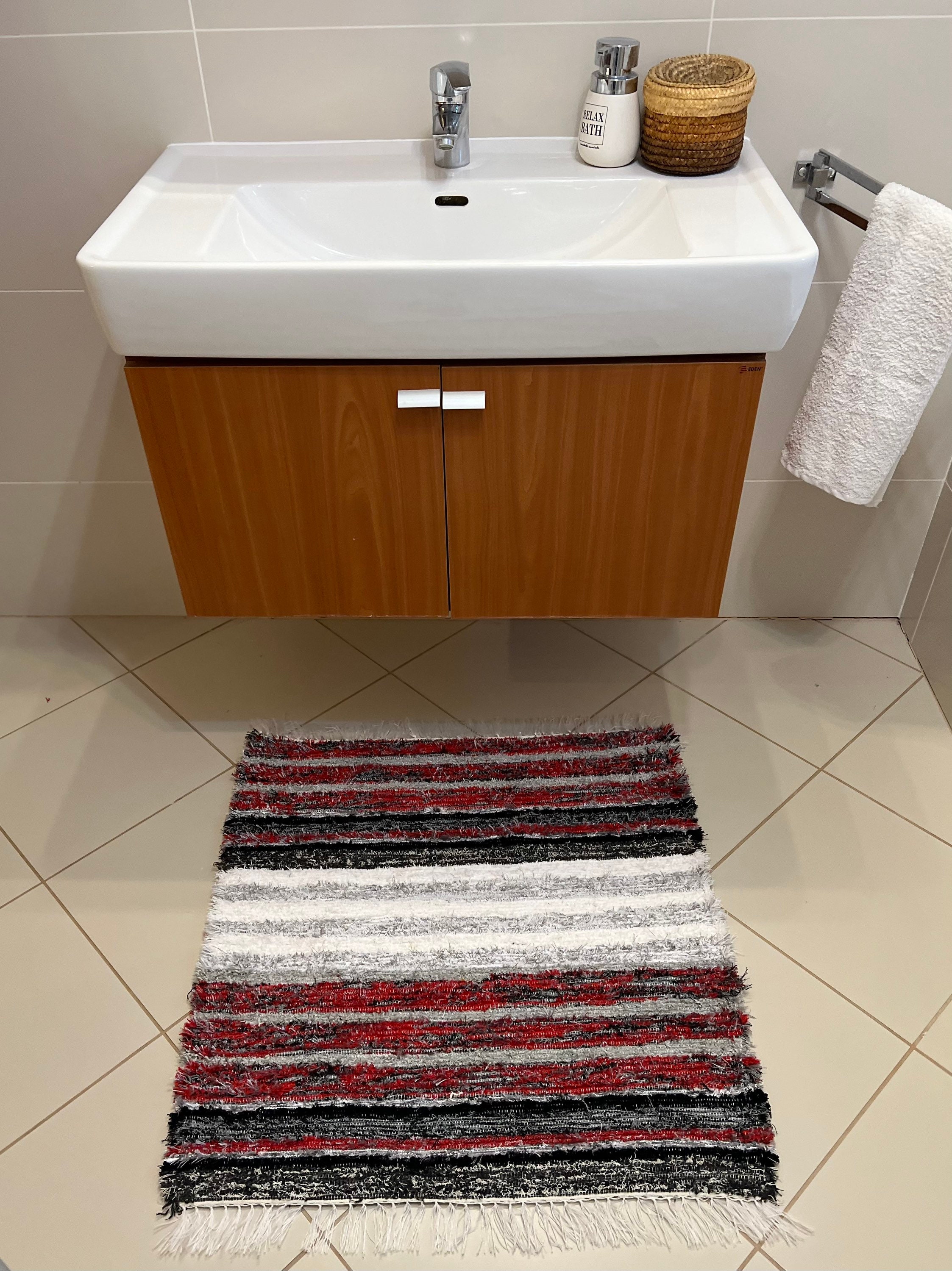 Tapis Artisanal, Lavable Éco-Responsable, Réversible. Décoration Pratique et Originale Pour Votre Ma