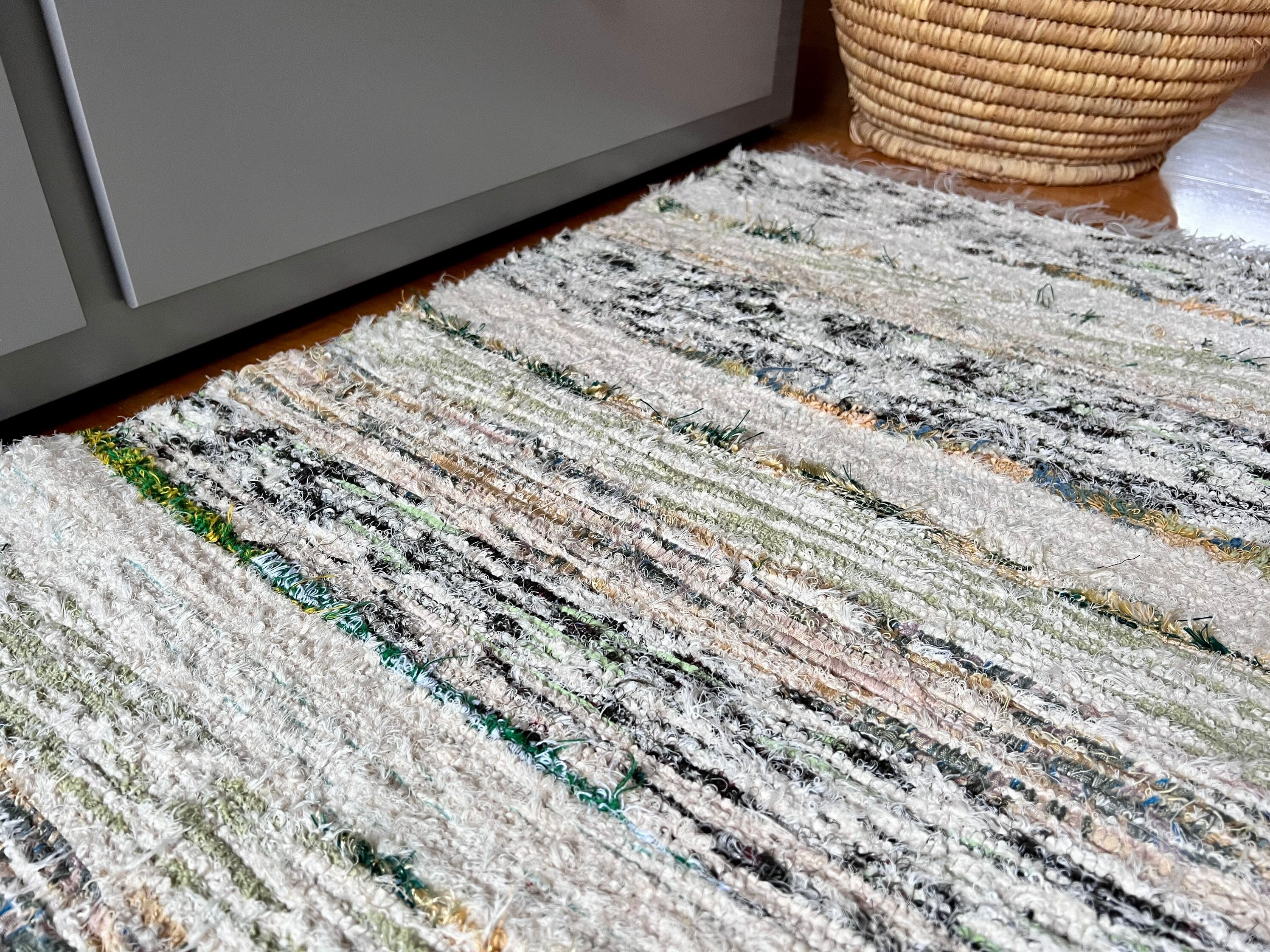 Tapis Artisanal, Lavable Éco-Responsable, Réversible. Décoration Pratique et Originale Pour Votre Ma