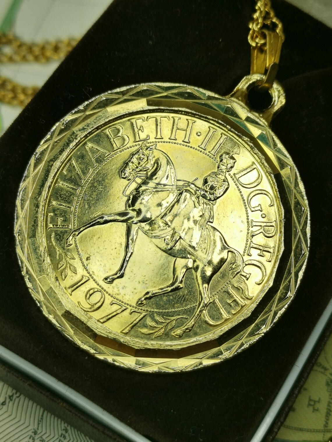 22ct Gold Plated Crown Pendant 1977 Crown Diamond Cut Etsy UK