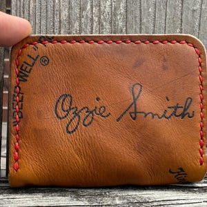 Cartera vintage hecha a mano con diseño de guante de béisbol de Ozzie Smith - Rawlings Autograph, modelo RBG50, con clip de latón extraíble para billetes.