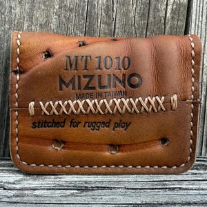 Cartera vintage hecha a mano con guante de béisbol Mizuno MT1010 - Cartera minimalista - Tarjetero