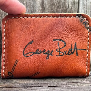 Cartera vintage George Brett - Wilson Signature modelo A2126 con diseño de guante de béisbol - Cartera minimalista - Cartera con bolsillo frontal - Tarjetero