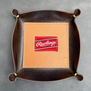 Bandeja de cuero hecha a mano con etiqueta de guante de béisbol Rawlings, organizador, contenedor multiusos y bolsillo para guardar objetos pequeños.