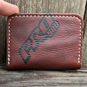 Cartera vintage Wilson modelo "PRO 500" con forma de guante de béisbol o de receptor, tarjetero y billetera minimalista