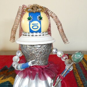 Queen figurine bot Assemblage Art/Steampunk