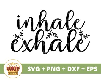 Könnte beinhalten: Schwarz-weißes Grafikdesign mit dem Text "inhale exhale" in einer kursivschriftlichen Schriftart. Der Text ist von kleinen floralen Designs umgeben.