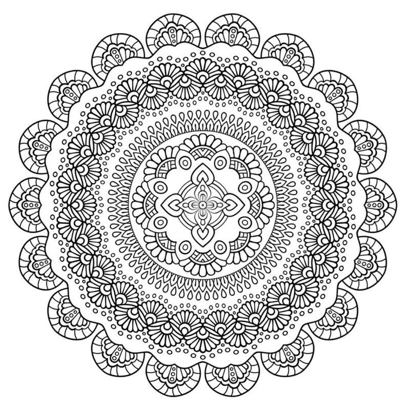 K&ouml;nnte beinhalten: Schwarz-wei&szlig;es Mandala-Design mit filigranen Details und kreisf&ouml;rmigen Mustern. Das Design zeigt eine zentrale Blume mit vier Bl&uuml;tenbl&auml;ttern und mehreren Schichten geometrischer Formen.