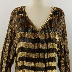 Vintage 80s Dolman Sleeve Crop Top: Golden Black V-Neck Disco Blouse