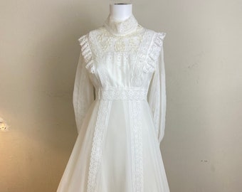 Vintage 70s Bohemian Prairie Weeding Dress, Victorian Style White Chiffon Lace  Weeding Dress, Overlay Empire Waist Wedding Dress With Tail